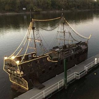 Statek piracki na rzece Missisipi