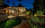 Dom Johna Legend i Chrissy Teigen z Hollywood Hills Home jest na sprzedaż za 2,5 miliona dolarów
