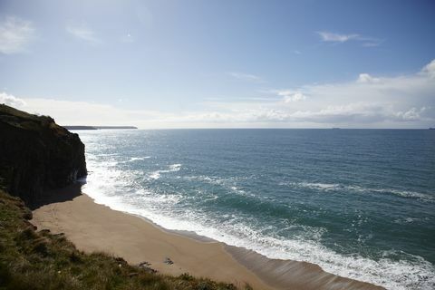 180 stopni niebieski - Kornwalia - plaża - Savills