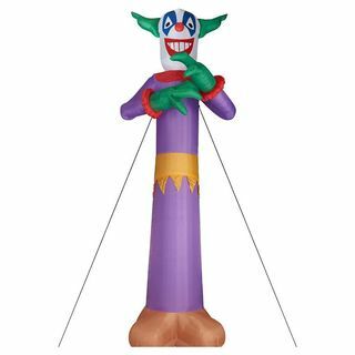 Nadmuchiwany klaun o długości 20 stóp