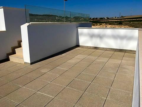 Alicante - Hiszpania - najczęściej oglądana nieruchomość - patio - Zoopla