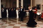 „Sukienka Travolta” księżnej Diany zostanie pokazana w Pałacu Kensington