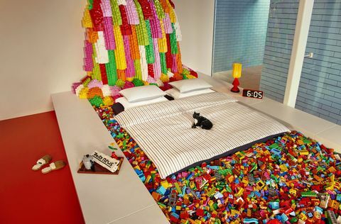 Airbnb - Lego House - sypialnia - kat