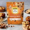 Możesz dodać Nestlé Toll House Pumpkin Spice Latte Morsels do dowolnego ciasta na jesienny kęs