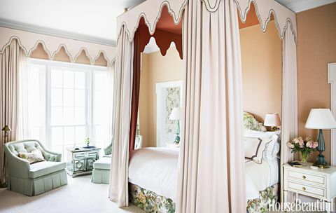 różowa sypialnia autorstwa Celerie Kemble i Lindsey Herod