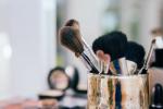Jak prawidłowo czyścić pędzle do makijażu, aby chronić skórę