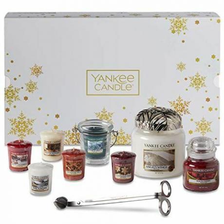 Świąteczny zestaw upominkowy Yankee Candle z zapachowymi świecami i akcesoriami, 11-częściowy zestaw świec