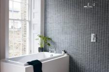 Pomysły na małe łazienki, które pomogą zmaksymalizować przestrzeń