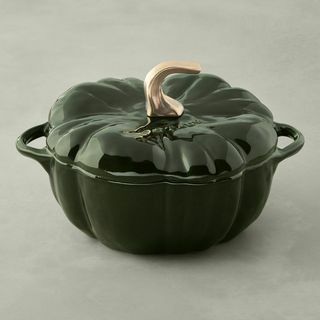 Staub Cast Iron Pumpkin Cocotte, 3,5 kwarty