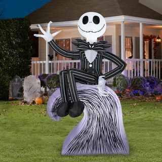 Jack Skellington siedzący na Mountain Swirl 