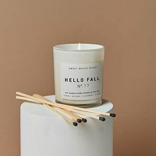 Słodka woda Decor 'Hello Fall' 11oz Soy Candle