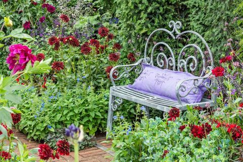 The Flowers of Arley. Zaprojektowany przez Jamesa Youda. Sponsorowane przez Hazleton Design & Build. RHS Flower Show Tatton Park 2018