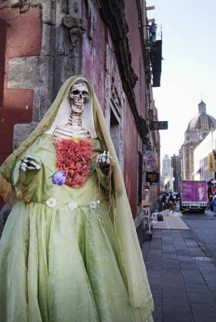 posąg Santa Muerte w Meksyku