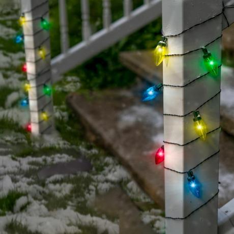 Wielokolorowe świąteczne żarówki LED na energię słoneczną
