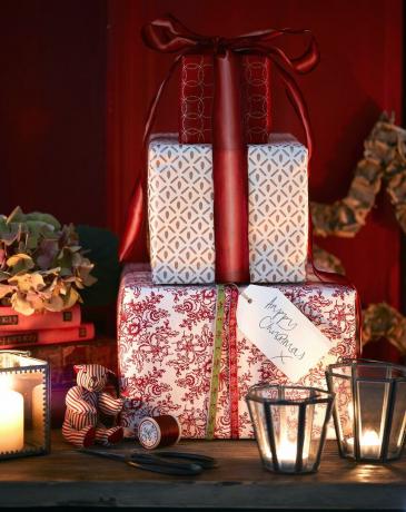 najpiękniejsze świąteczne schematy tego sezonu odmienią Twój dom ze stylem czas dawania prezenty zawinięte w piękny, ręcznie zadrukowany papier i przewiązane wspaniałymi wstążkami są wspaniałe do wręczenia i odbierać