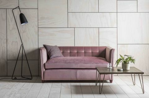 Aksamitna pastelowa sofa Wayfair