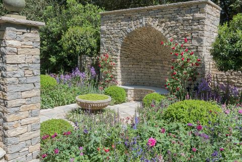 The Claims Guys: Very English Garden zaprojektowany przez Janine Crimmins - Ogród rzemieślników - Chelsea Flower Show 2018