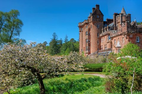 Zamek Glenborrodale, Szkocja na sprzedaż z dwiema wyspami
