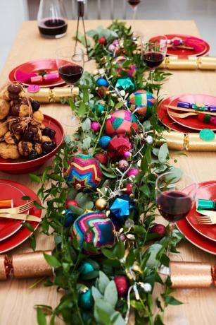 Kolorowa świąteczna dekoracja stołu Fiesta