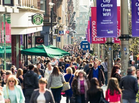 Buchanan Street w Glasgow jest zajęta kupującymi