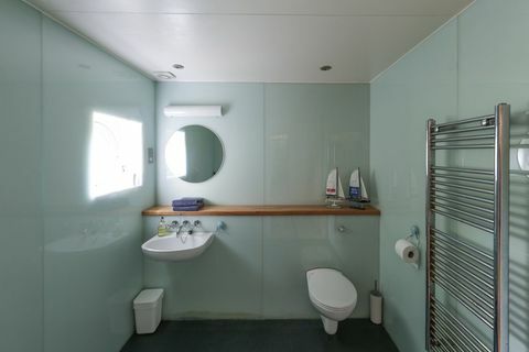 nadmorska łazienka kabinowa