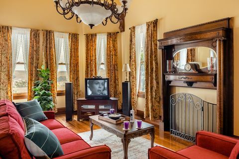 możesz wynająć dom od „krzyczeć” na airbnb w tym upiornym sezonie?