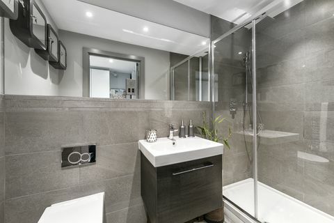 Abbey House - wygraj mieszkanie - łazienkę - Equinox Living