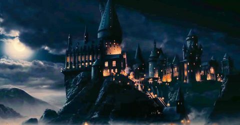 Zamek Hogwart, jak widać w serii filmów o Harrym Potterze