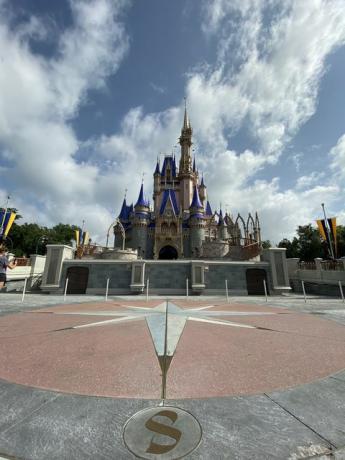 nowo pomalowany zamek Kopciuszka Disney World
