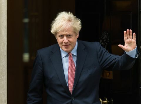 brytyjski premier Boris Johnson opuszcza 10 Downing Street, aby wygłosić przemówienie swoich przywódców na konferencji konserwatywnej konferencji partii, która odbywa się online w związku z pandemią koronawirusa 06 października 2020 r. Londyn, Anglia