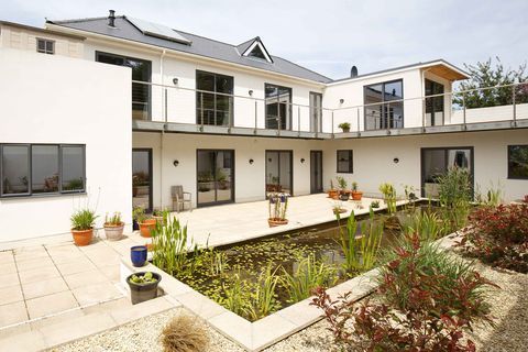 Seaward - Clevedon - Ladye Bay - pond - Purple Bricks