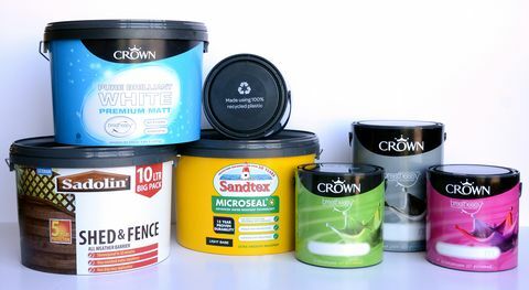 Crown Paint maluje pojemniki z recyklingu