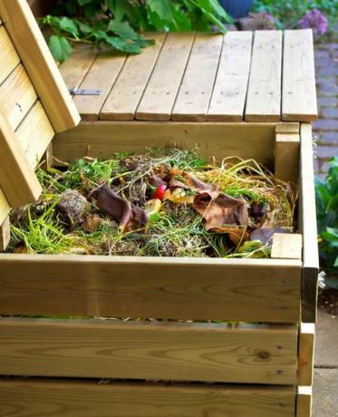 jak zrobić kompostowe pojemniki na kompost z drewna na odpady kuchenne i ogrodnicze?