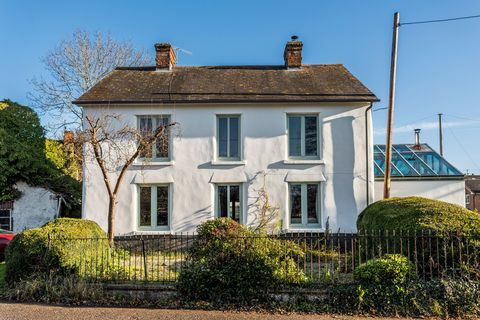 Furlong House - Salisbury - Sir Cecil Chubb - przód -Hamptons International