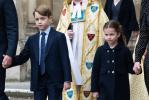 Dlaczego książę Jerzy, księżniczka Charlotte i książę Louis nadal w szkole po śmierci królowej
