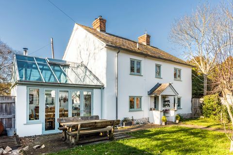 Furlong House - Salisbury - Sir Cecil Chubb - rozszerzenie -Hamptons International