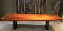 Ten niesamowity stół wykonany jest z najstarszego drewna na świecie