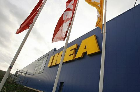Flagi latają w nowym sklepie Ikea w Belfaście