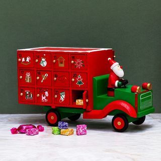 Drewniany kalendarz adwentowy Santa Lorry